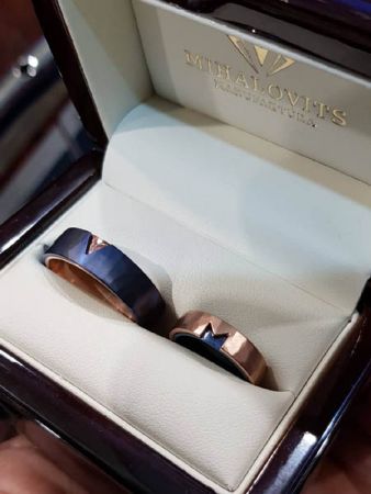 eva es marton titan rosearany karikagyuruje 